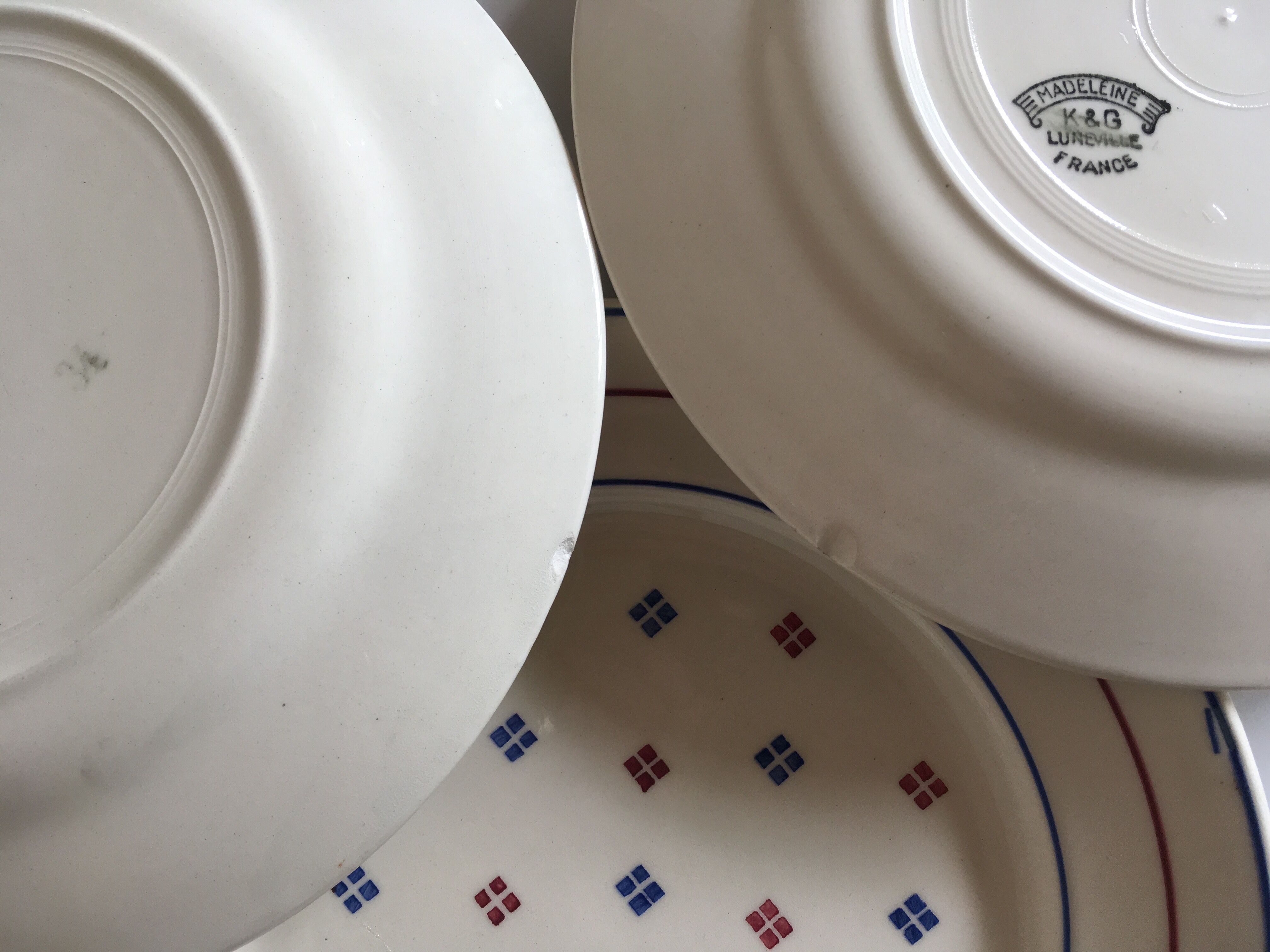 set of flat plates in lece of Lunéville 1960 décor Madeleine