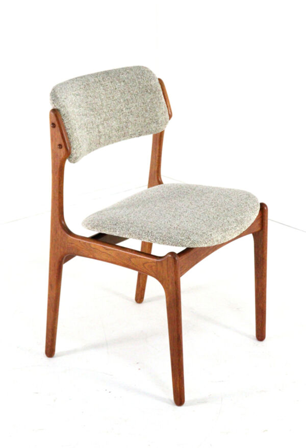 Ensemble de 4 chaises Erik Buch pour O.D. Møbler modèle 49 'Bur' - nouvelle tapisserie
