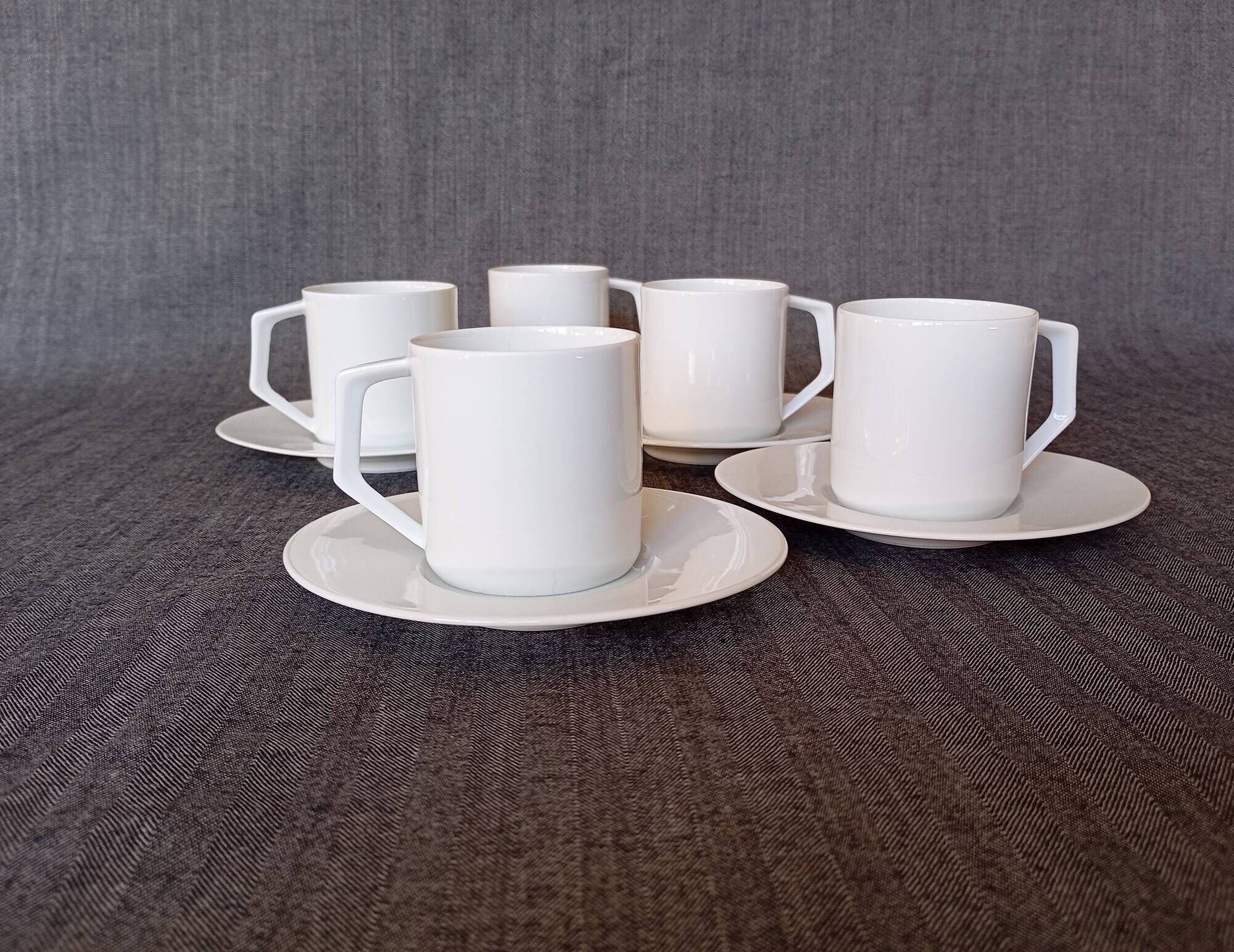 Moka cups in porcelain from Manufacture Royale (Limoges)
