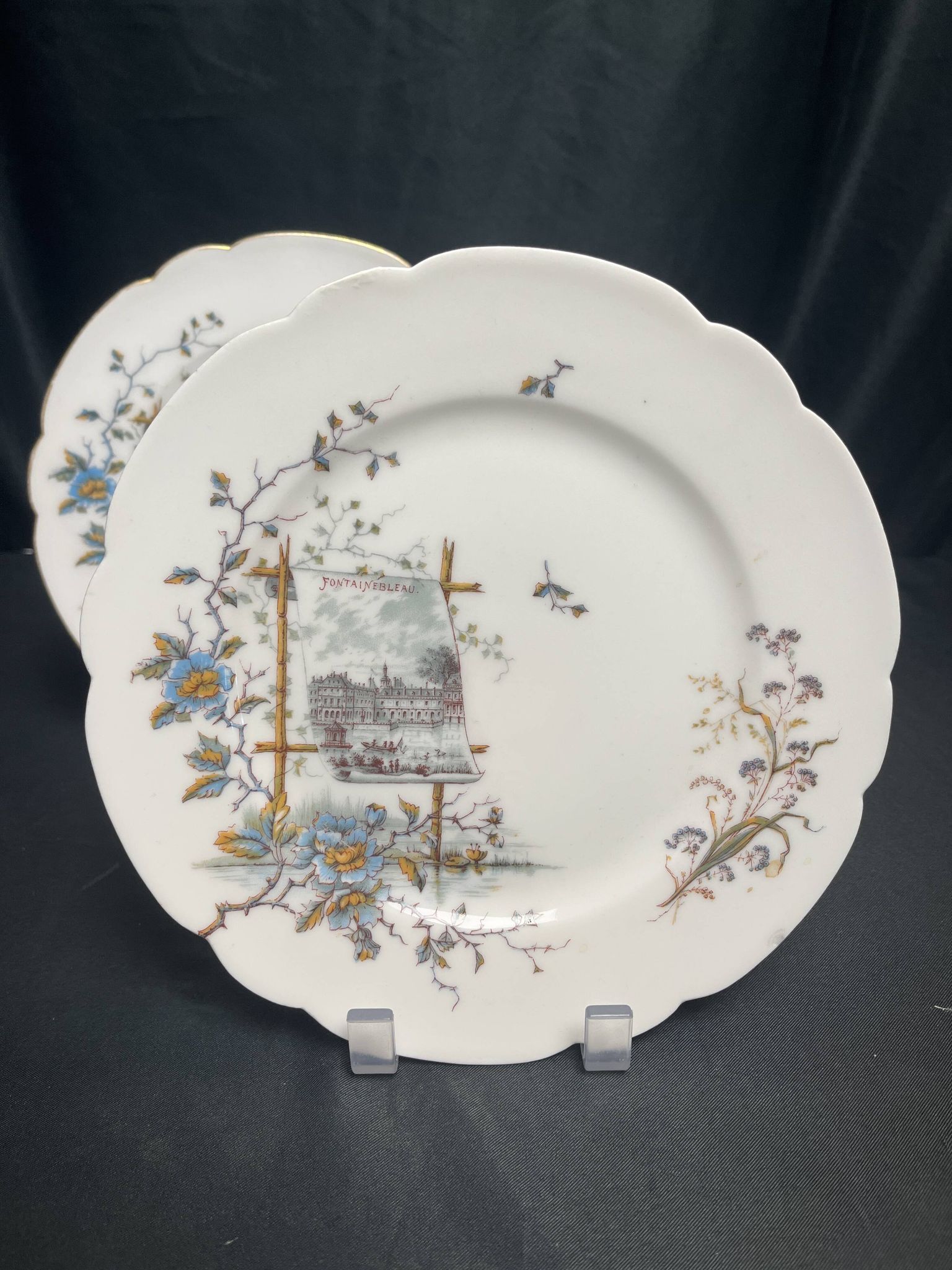 Pair of Hache Jullien plates, fine earthenware, castle decor, early 20th century