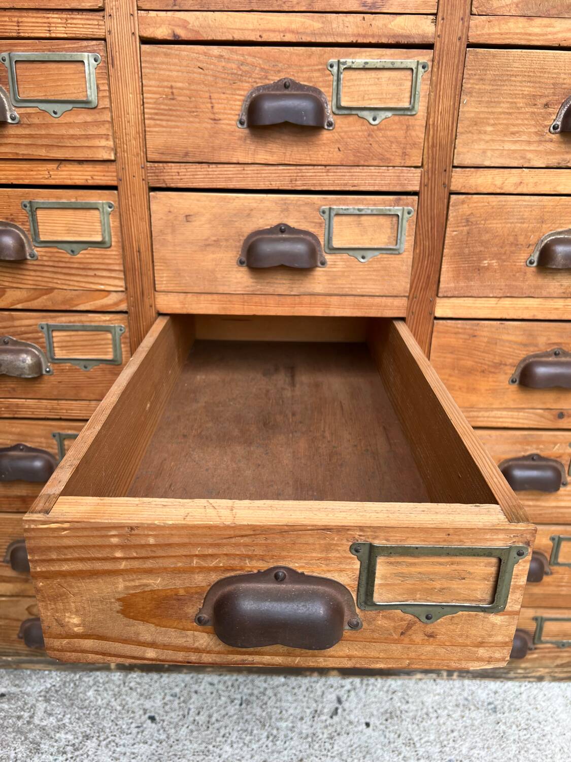 Vintage hardware trade furniture