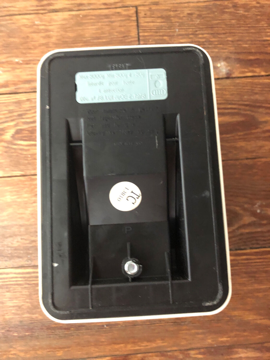 Red and white Tarraillon scale