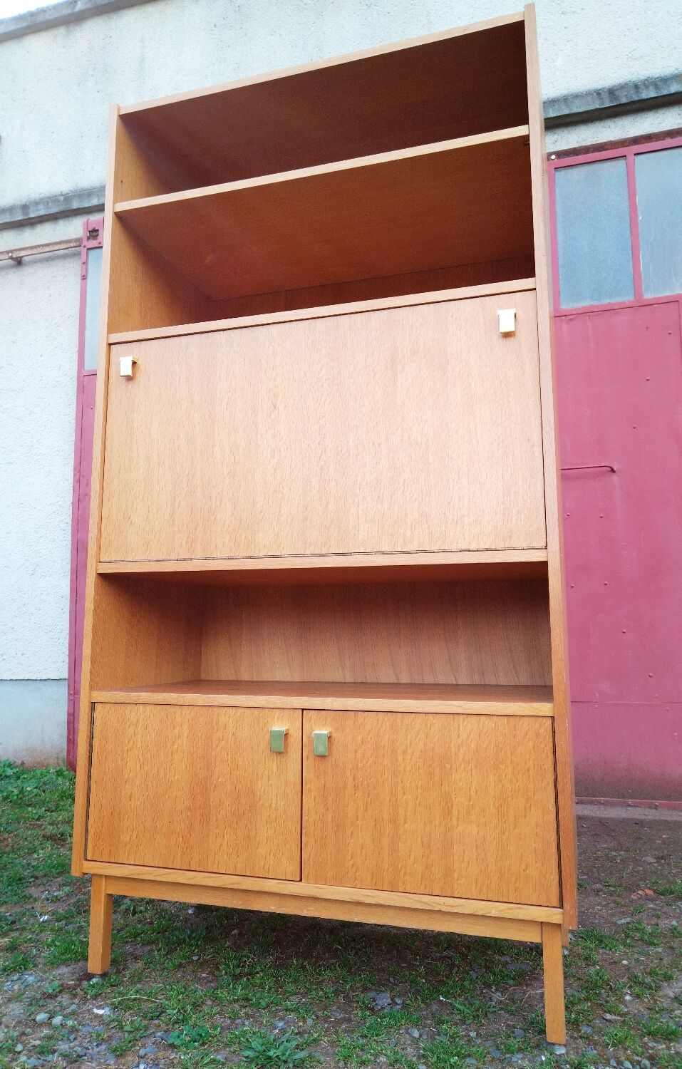 Secretary, Scandinavian style library