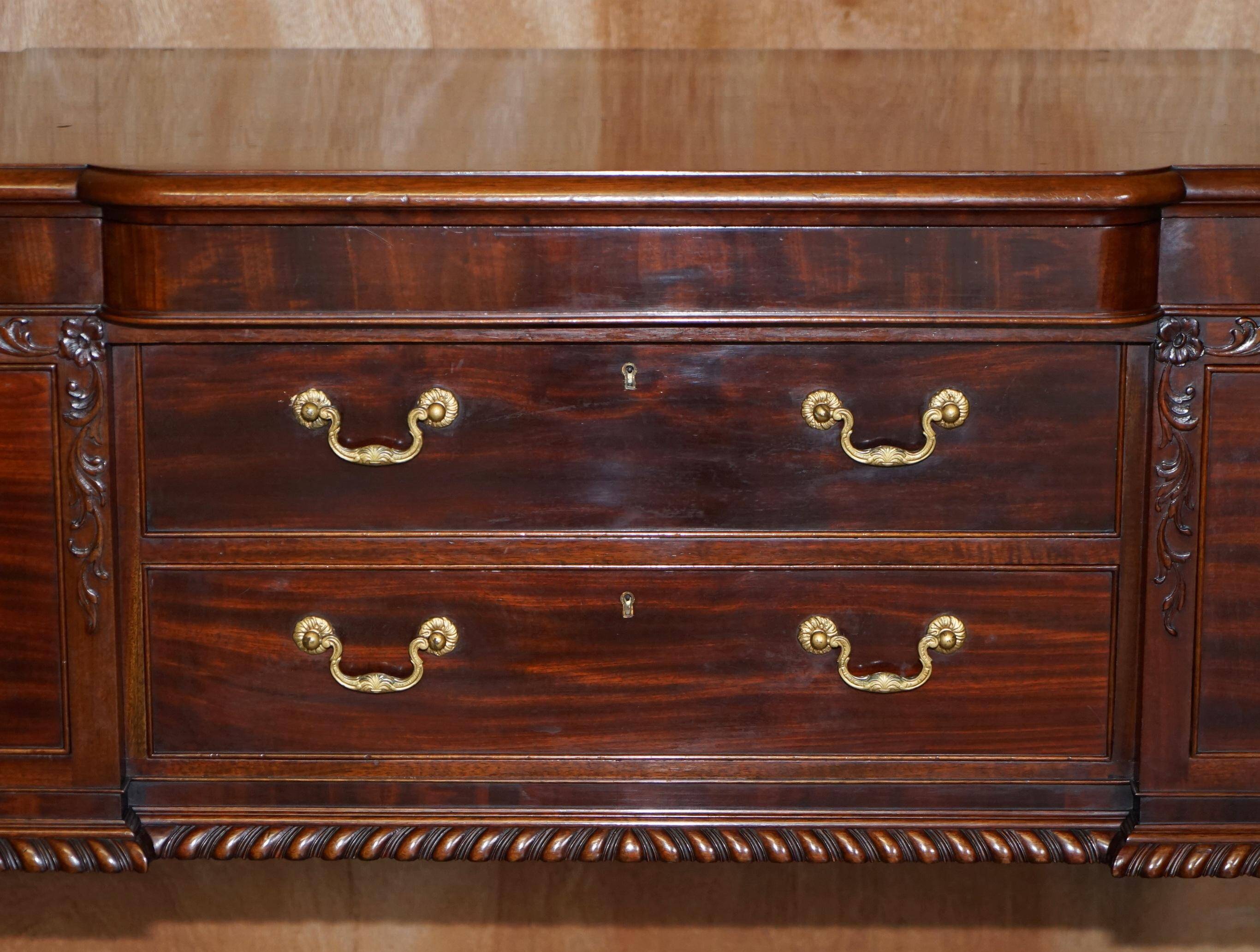 Honduran Mahogany Dressing Table with Lion Paw Carved Legs, Victorian Style