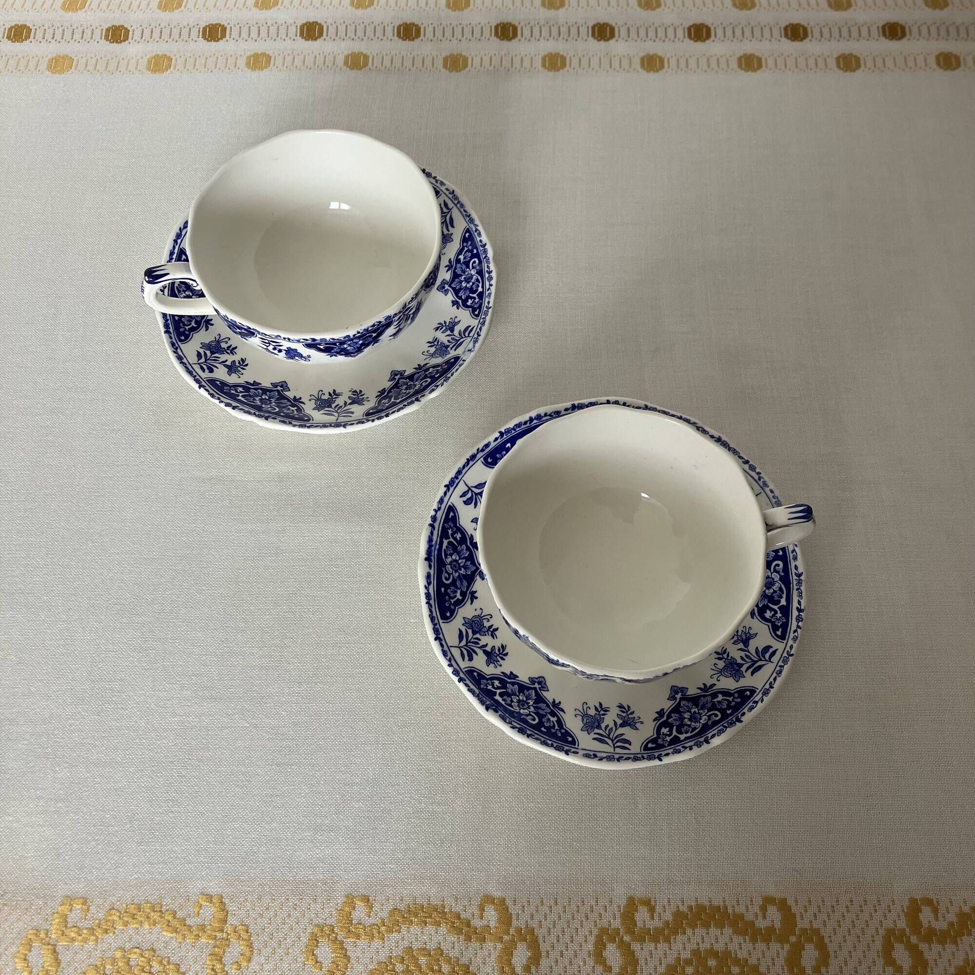 Pair of cups and saucers / Delft blue Gien earthenware
