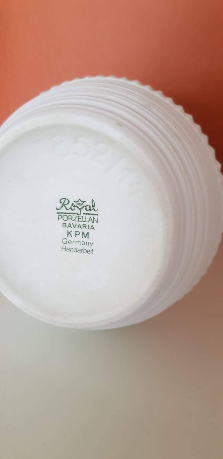 Saxon porcelain vase
