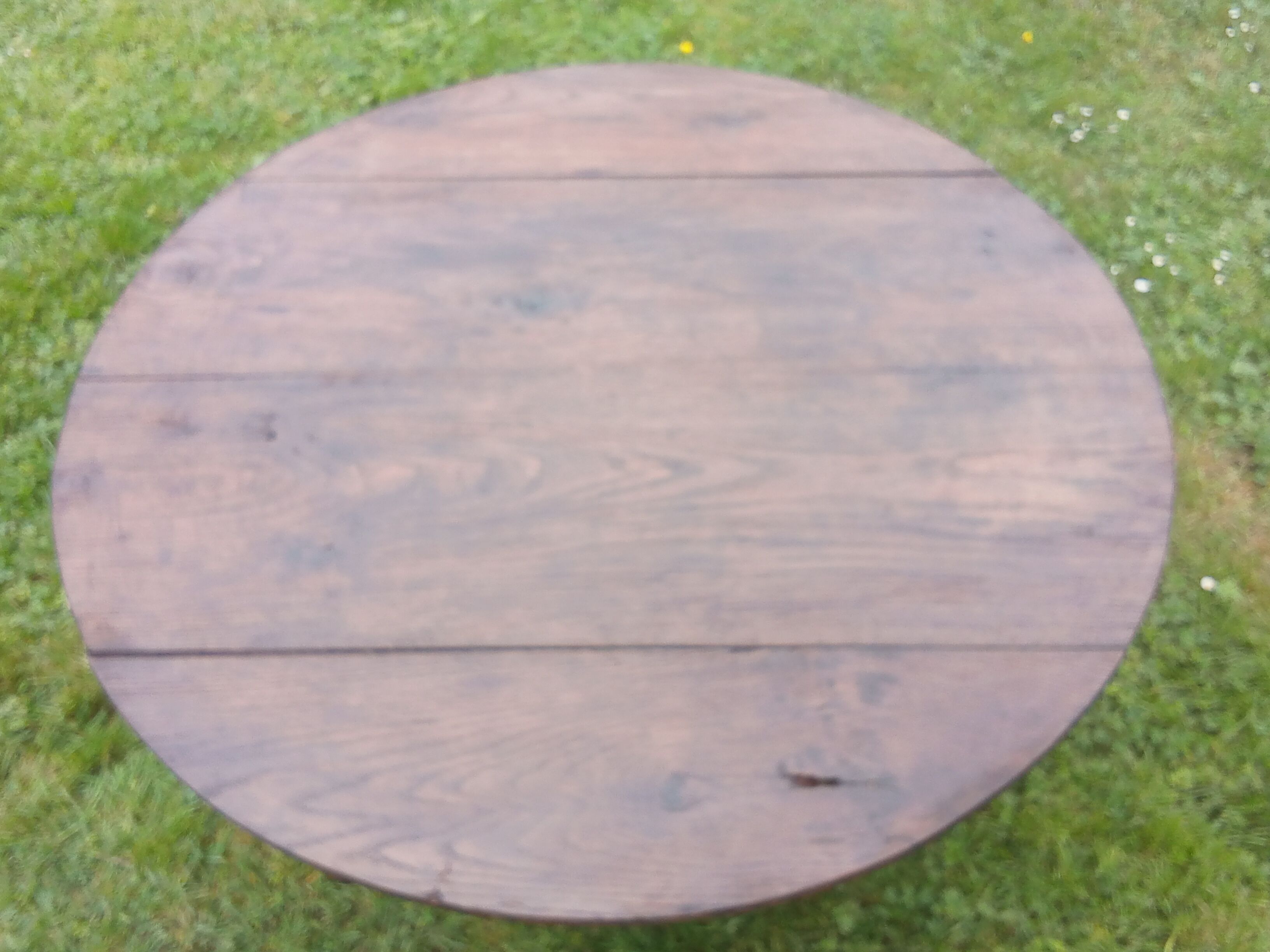 Old winegrower's table solid oak waxed and morning in the old