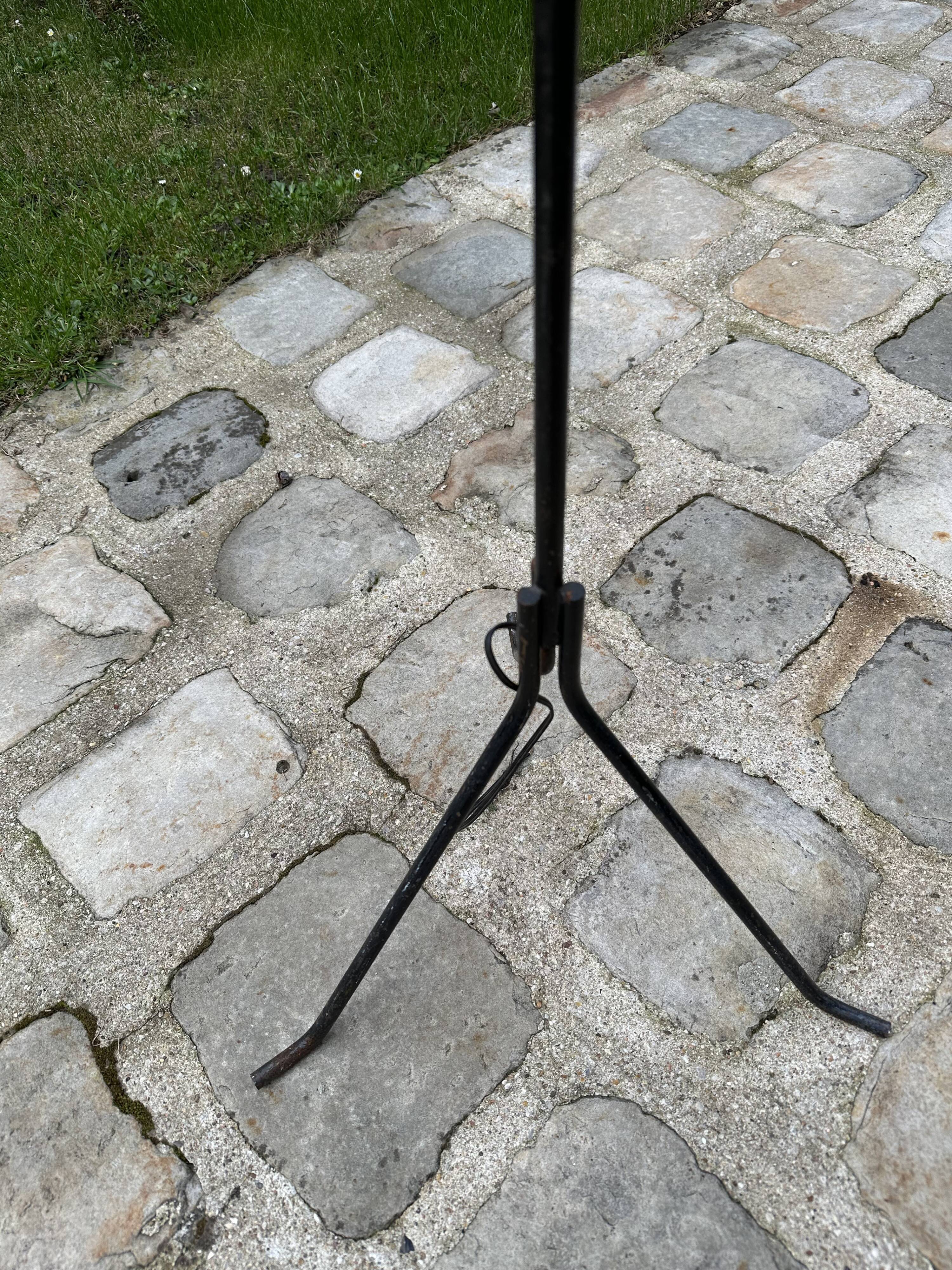 Foot of floor lamp from the 1950s-1960s