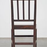 Chaise anglaise ancienne du XVIIIe siècle avec dossier fuselé et patine