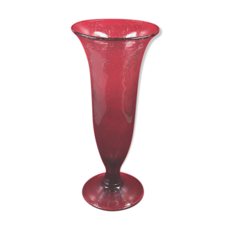 Vase cornet signé