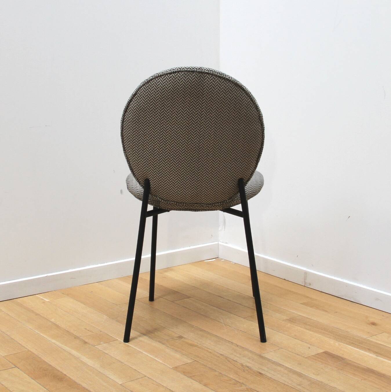 Checkerboard design chair