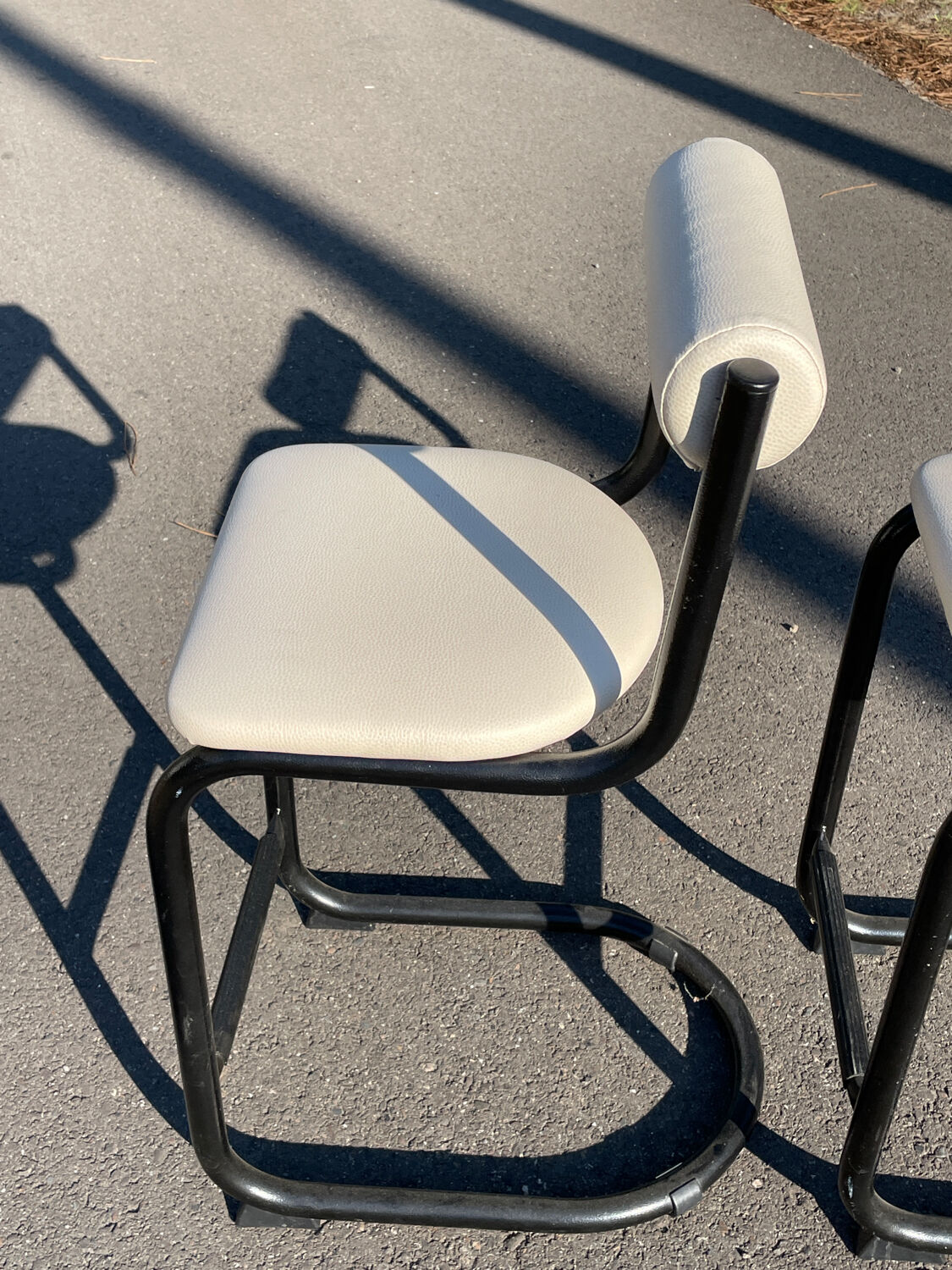 Pair of 1980s high chairs in leather and metal