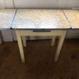Table in formica