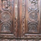 Armoire bretonne ancienne en chêne sculpté