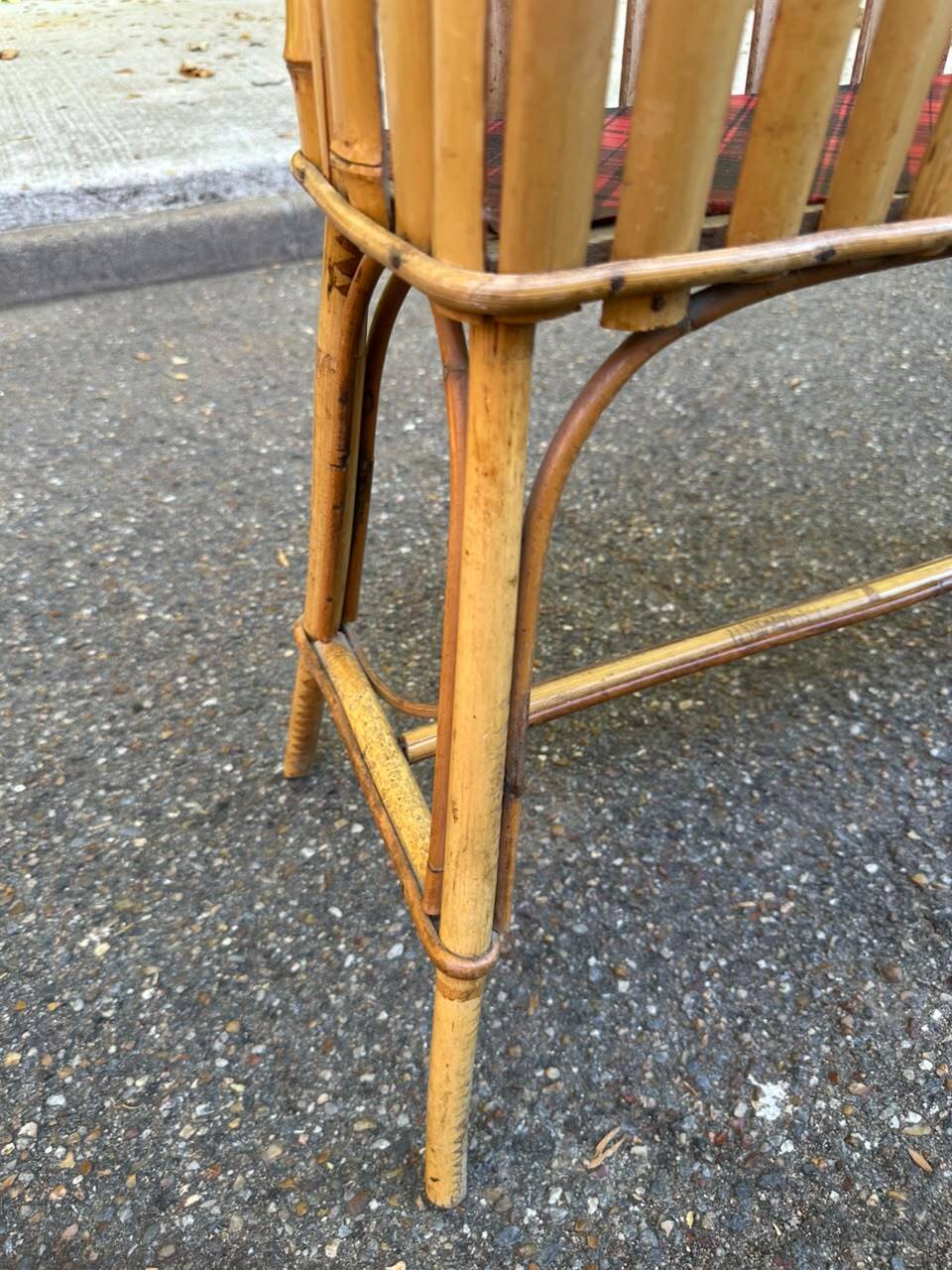 Vintage plant stand in rattan and bamboo, Bohemian 1970s.