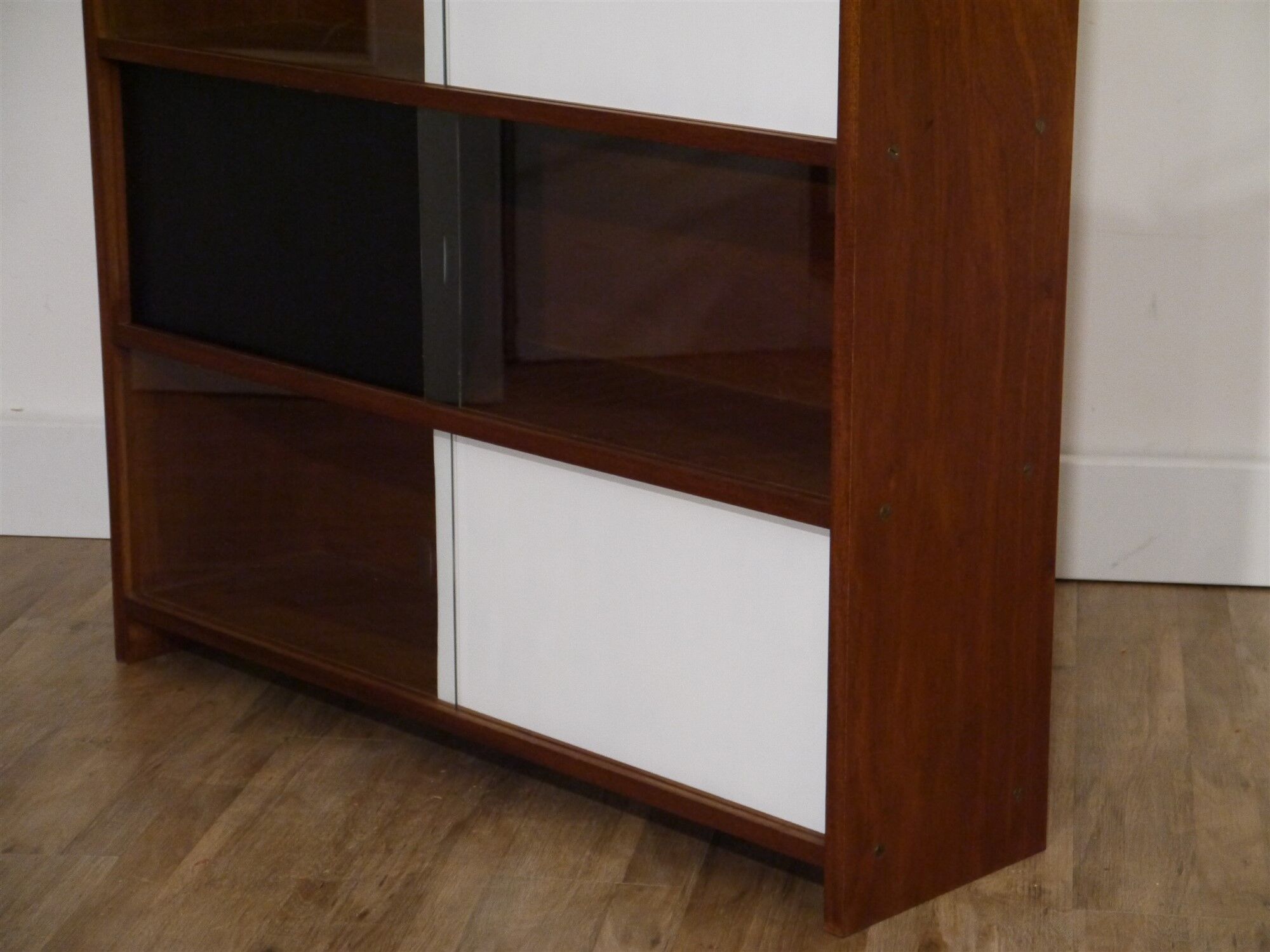 Showcase vintage teak shelf