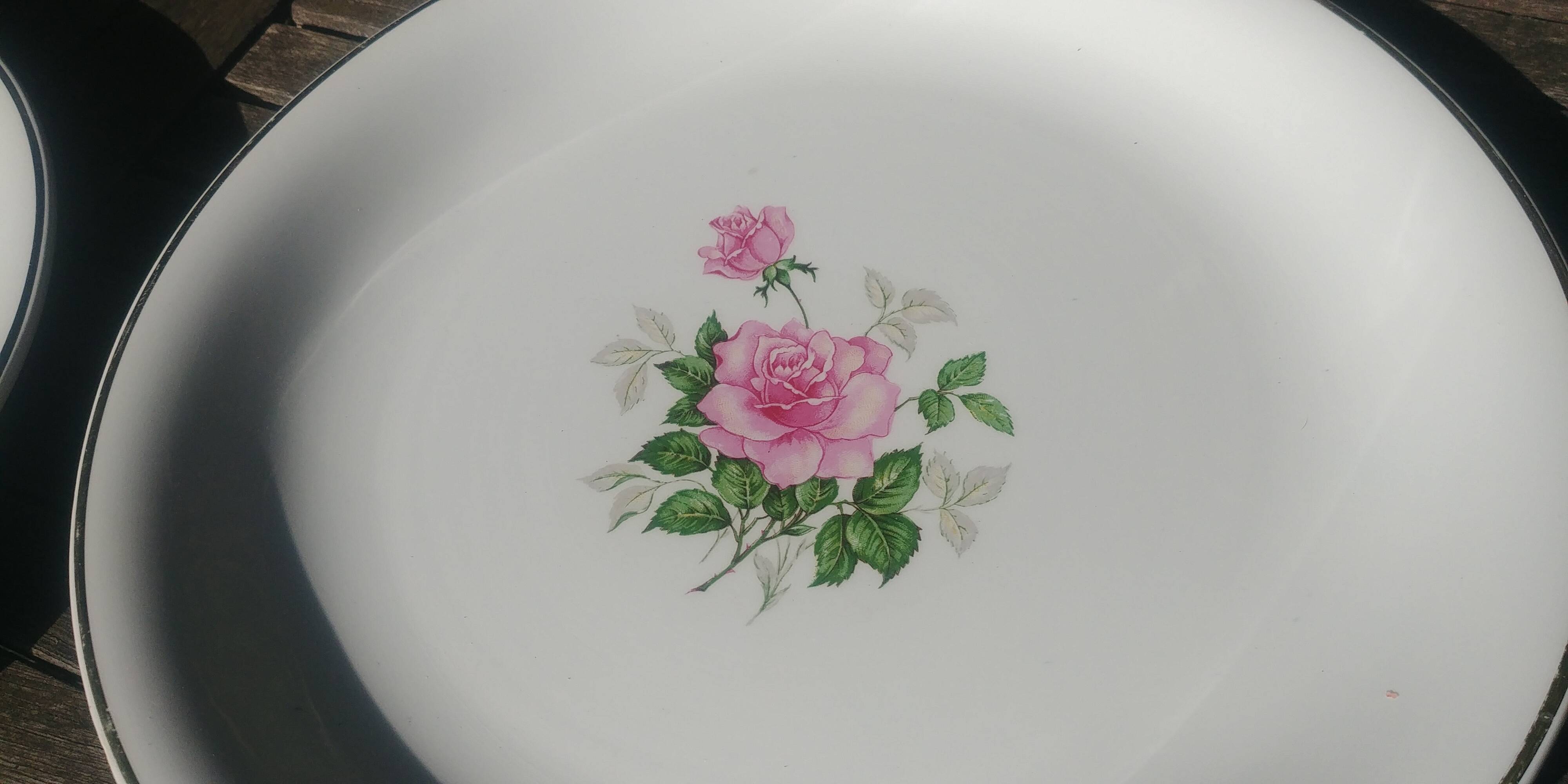 Set of two large porcelain serving dishes from the KG Luneville faience factory - Fabiola model