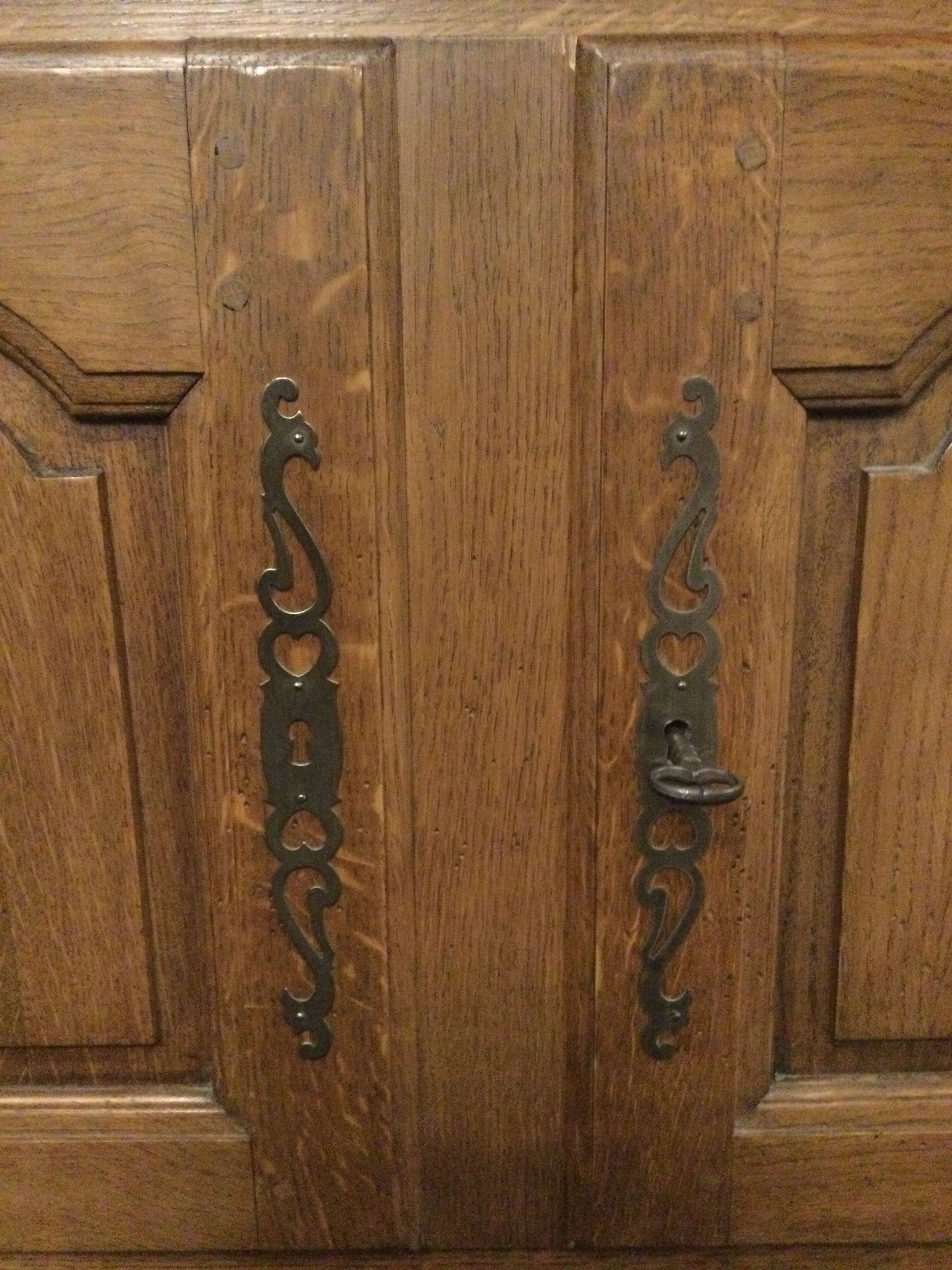 Buffet deux corps vaisselier