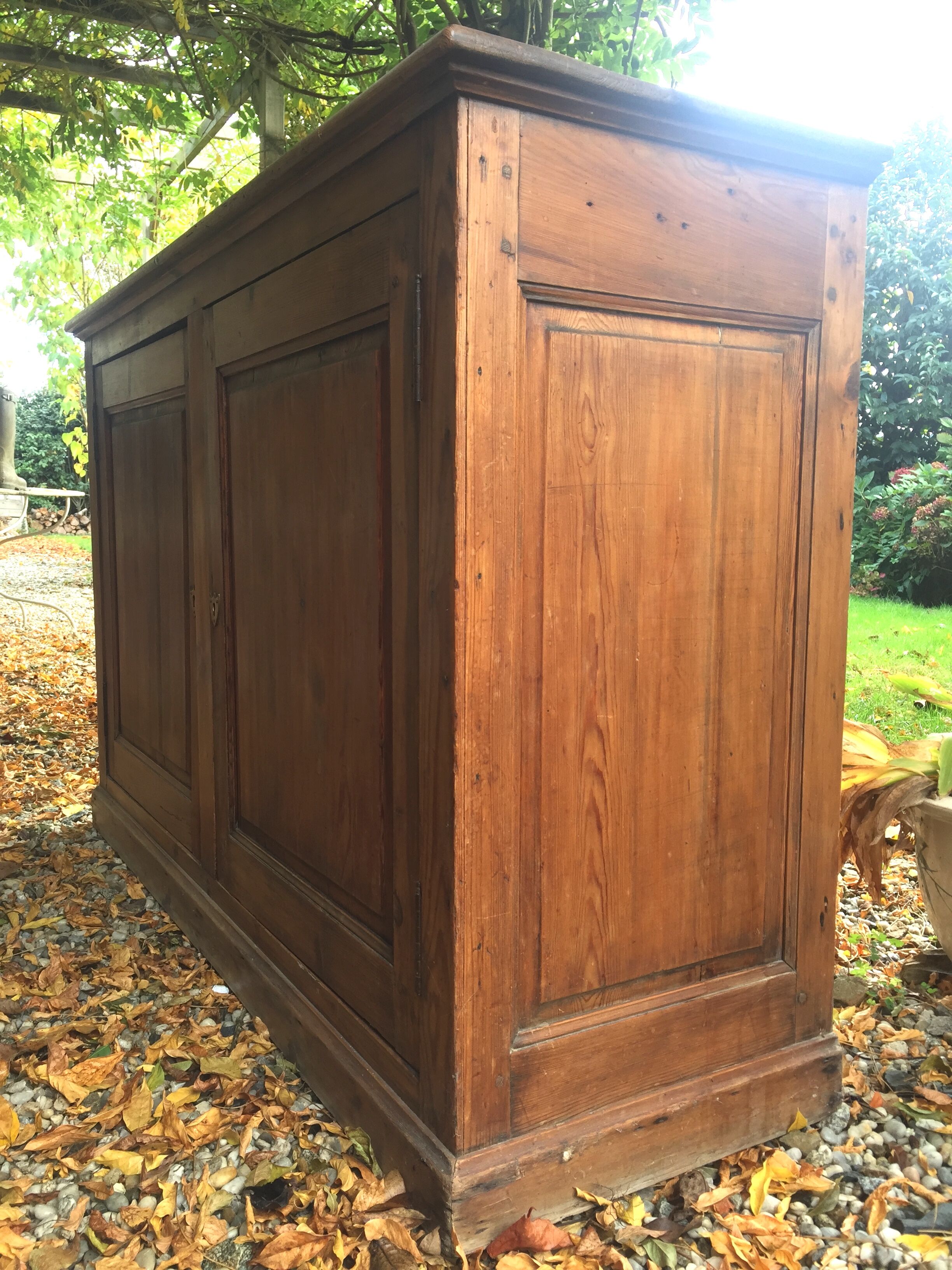 English style in pitch pine buffet