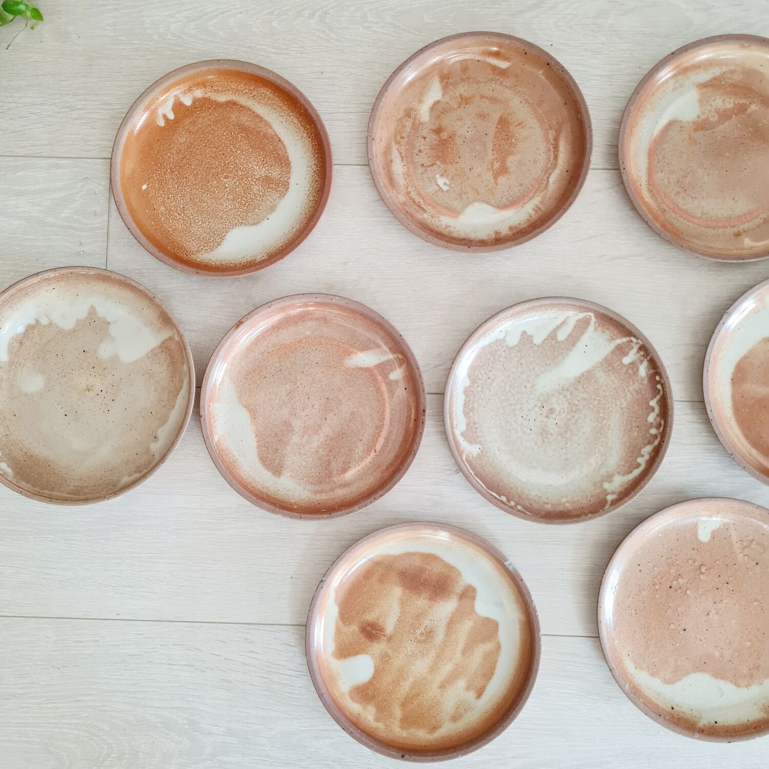 Set of 9 stoneware dessert plates