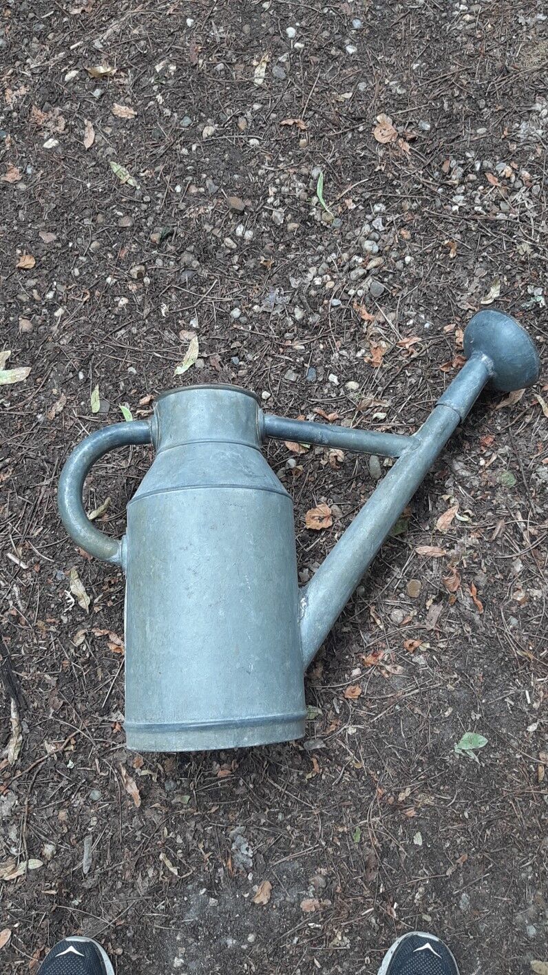 Zinc watering can