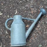Zinc watering can