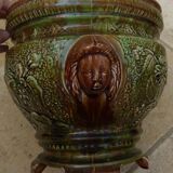 Cache pot ancien en faience avec décor femme