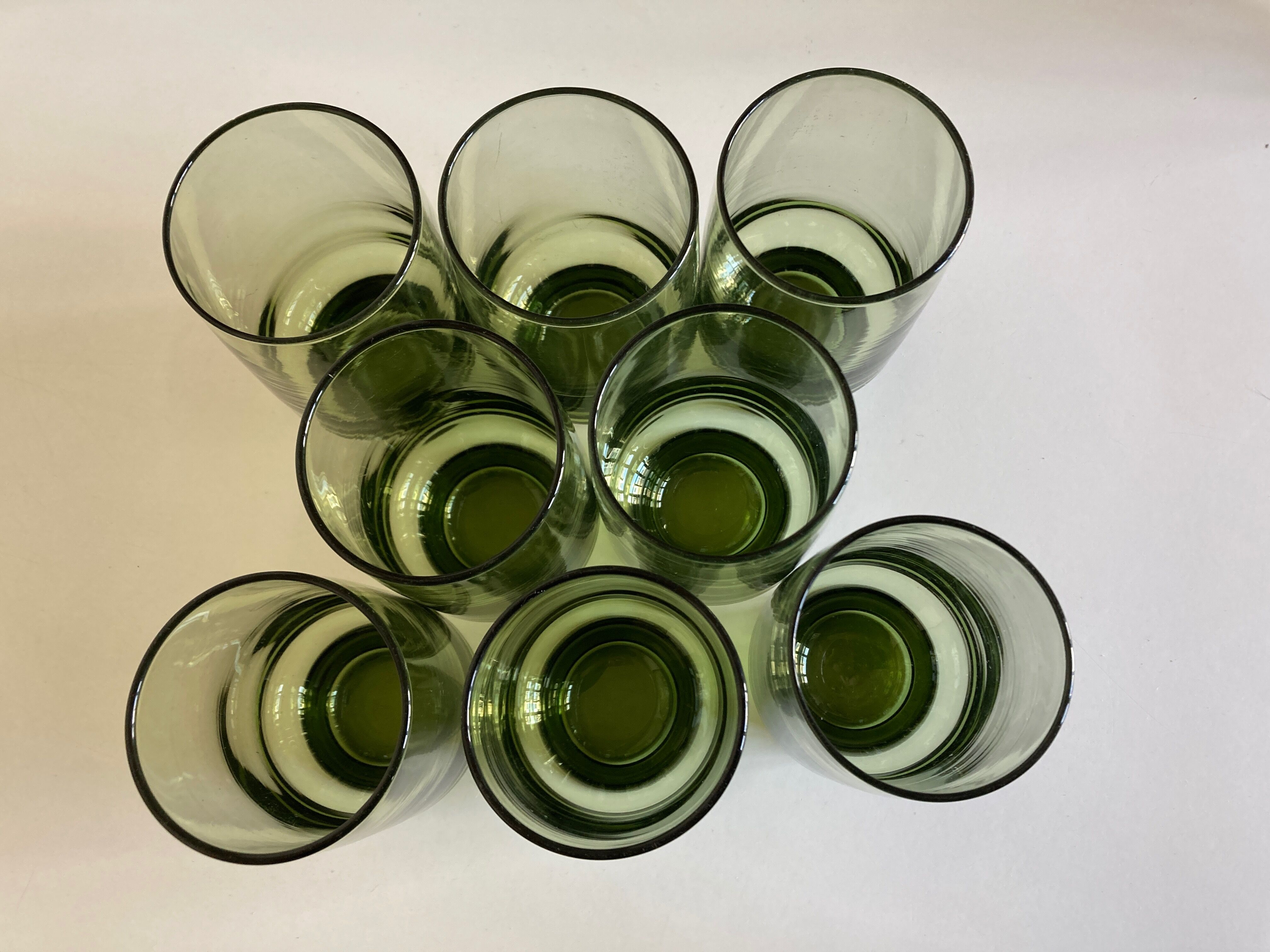 Set de 8 verres gobelets 1960 en verre vert