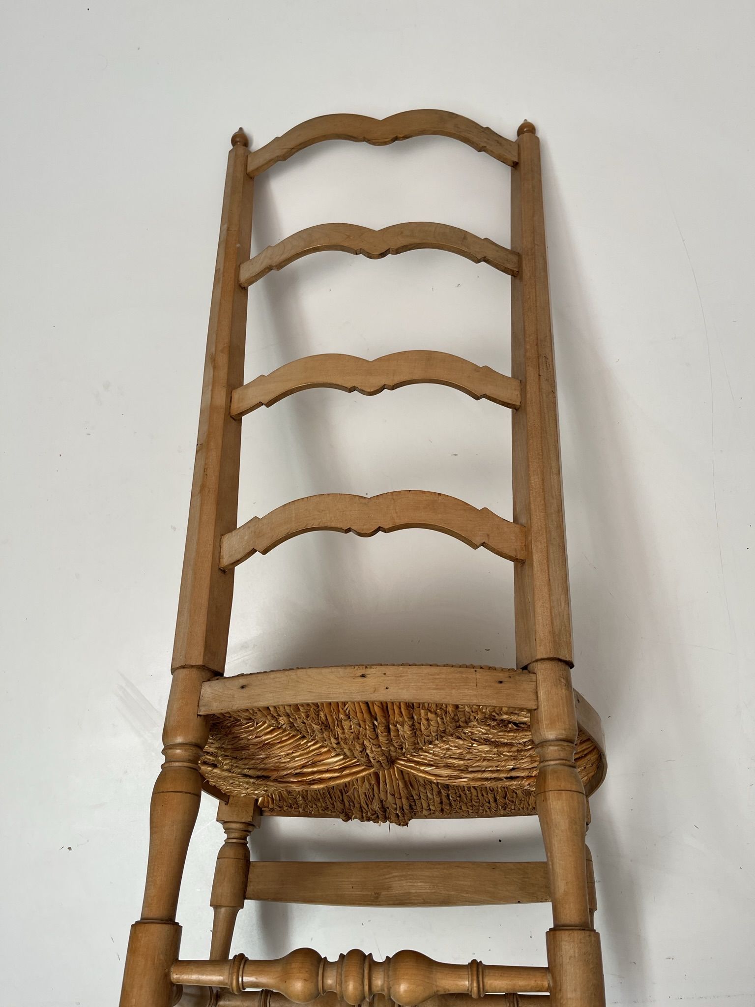Chaise de nourrice paillée vintage