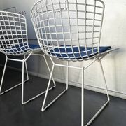 Pair of dining chairs 420 by Harry Bertoia for Knoll International, 1970s.