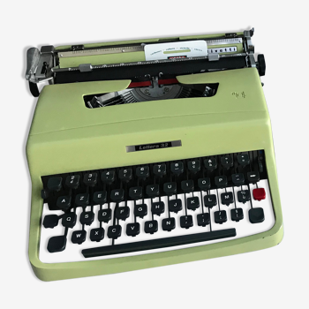 Machine à écrire olivetti lettera 32 verte