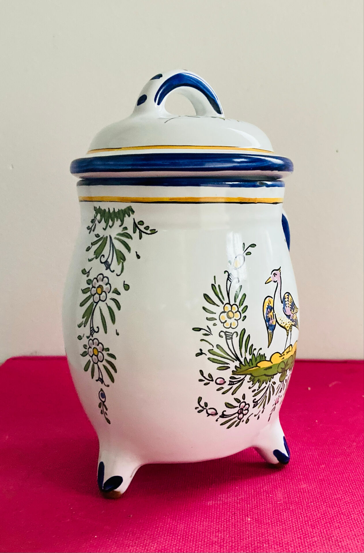 Covered pot from the 19th century by the Art pottery of Angoulême Le Renoleau.