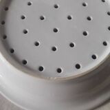 White porcelain drainer and dish
