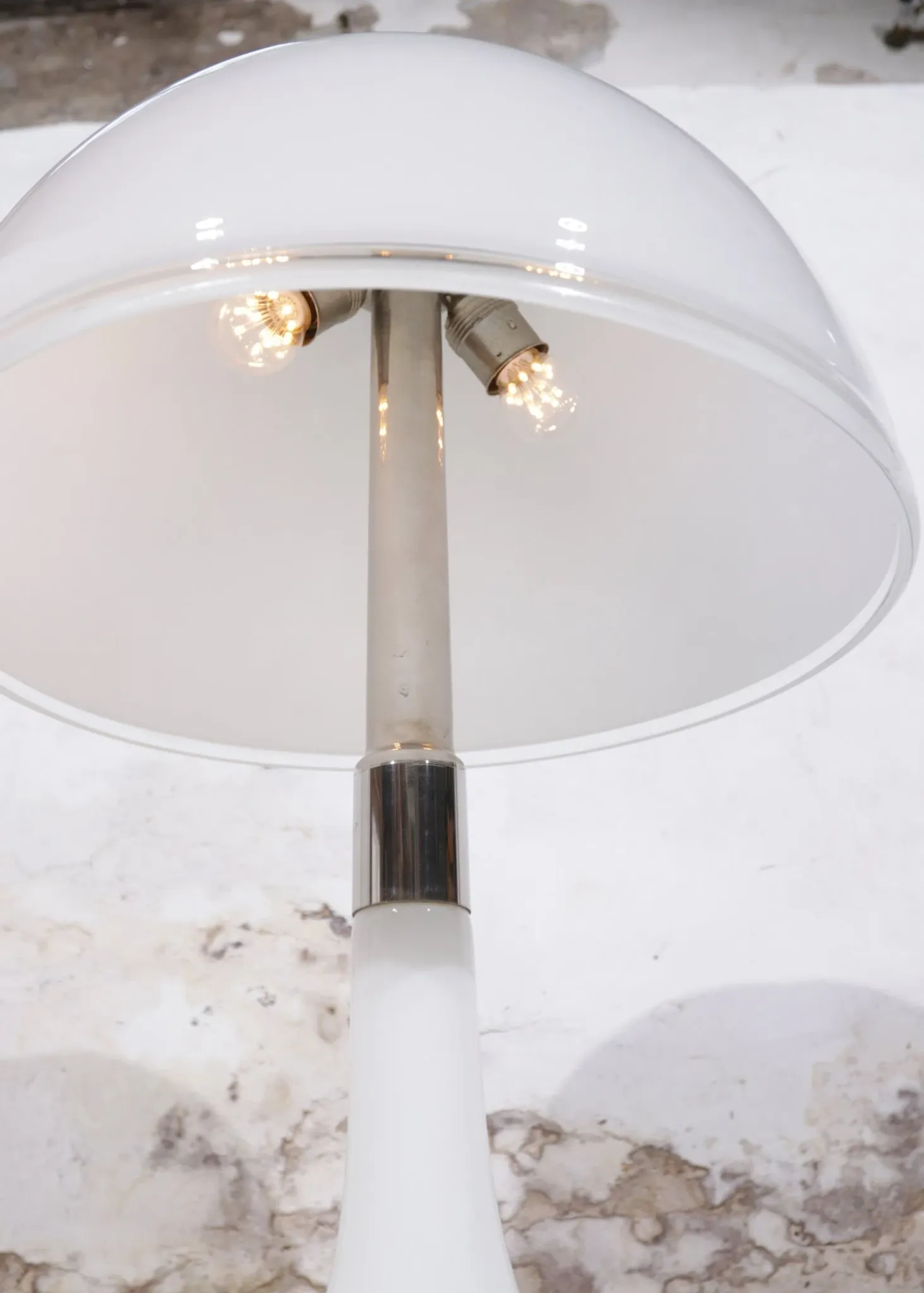 Mid-century Italian opaline white Murano table lamp