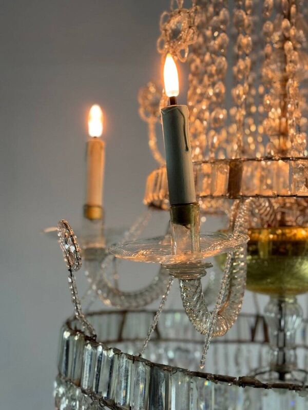 Important lustre sac de perle en cristal taillé navette, vers 1800