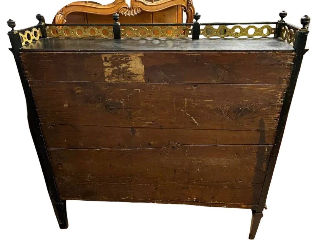 Important cylinder desk from the Louis XVI period in marquetry.