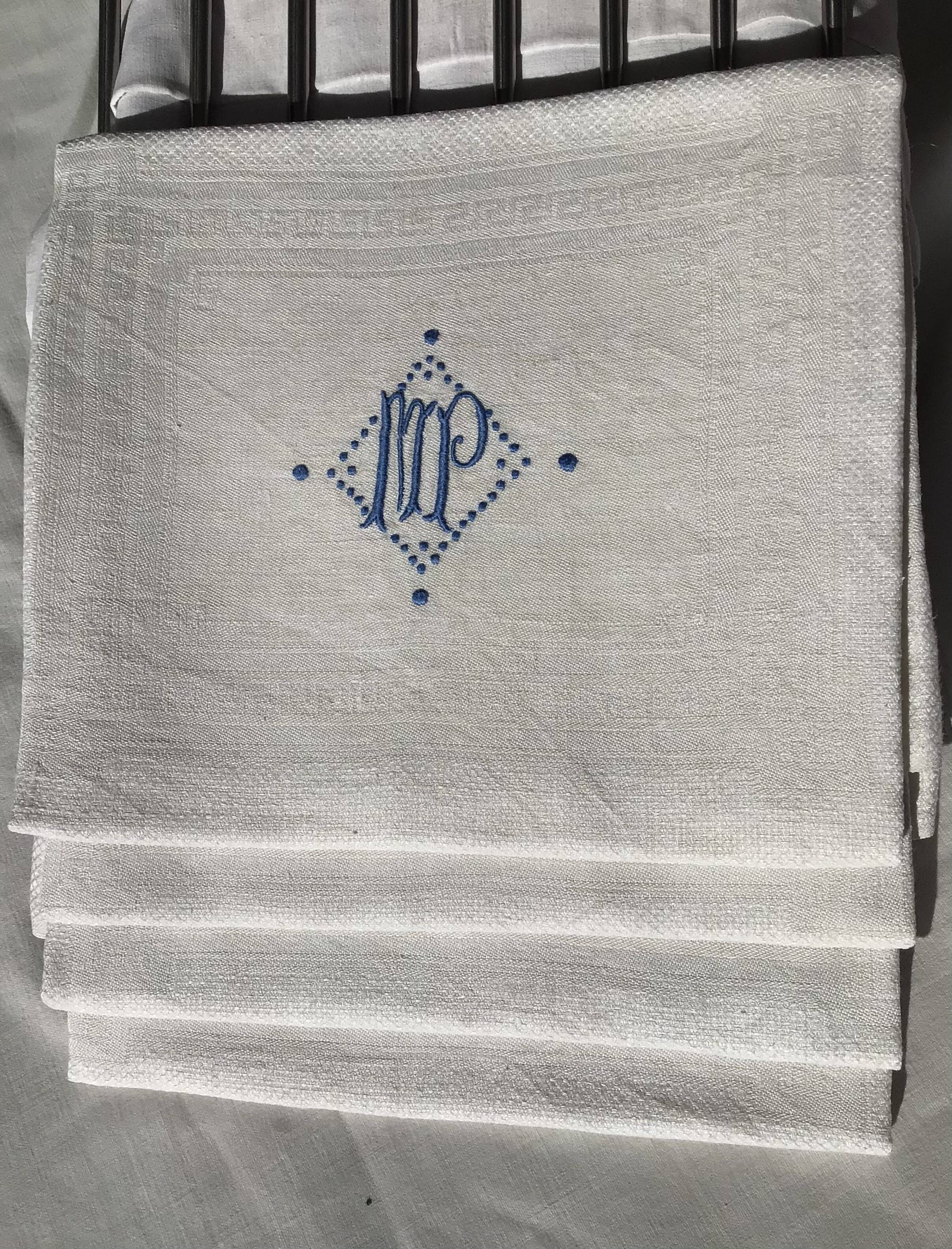 4 new PM damask napkins 78x65cm