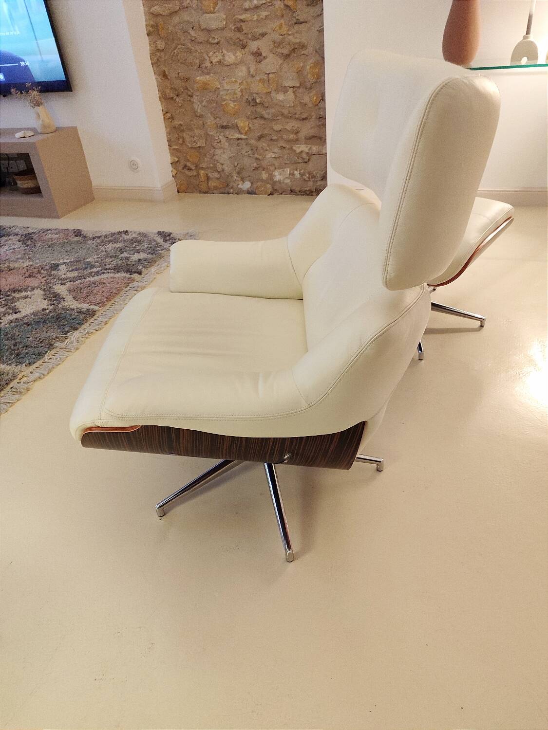 Lounge chair and ottoman