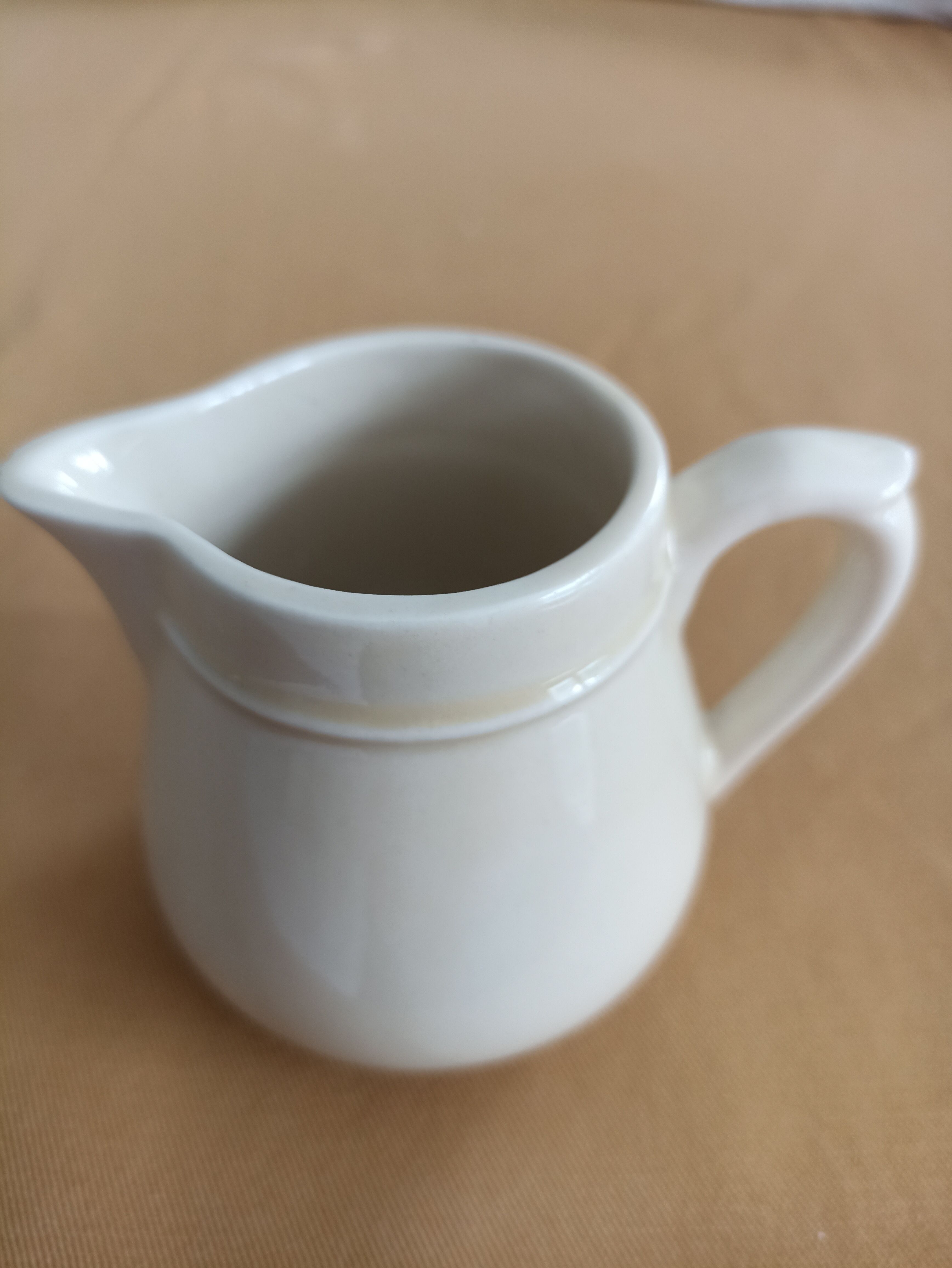 Milk pot