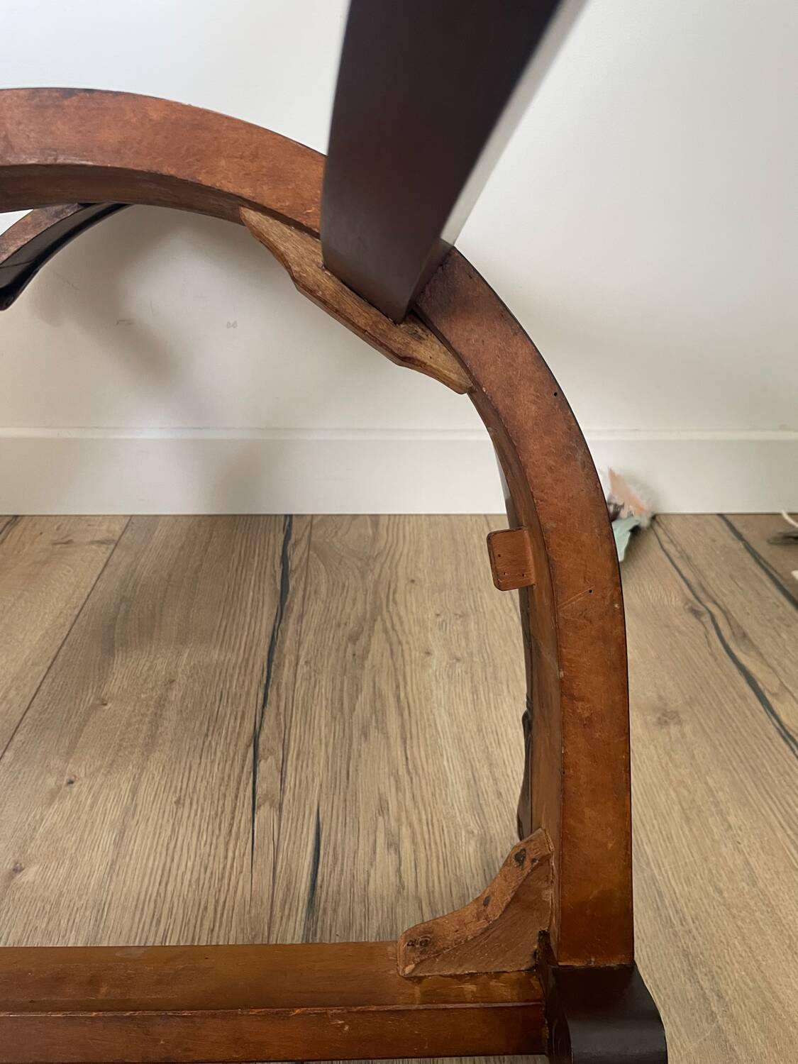 Mahogany gondola chair – Empire style