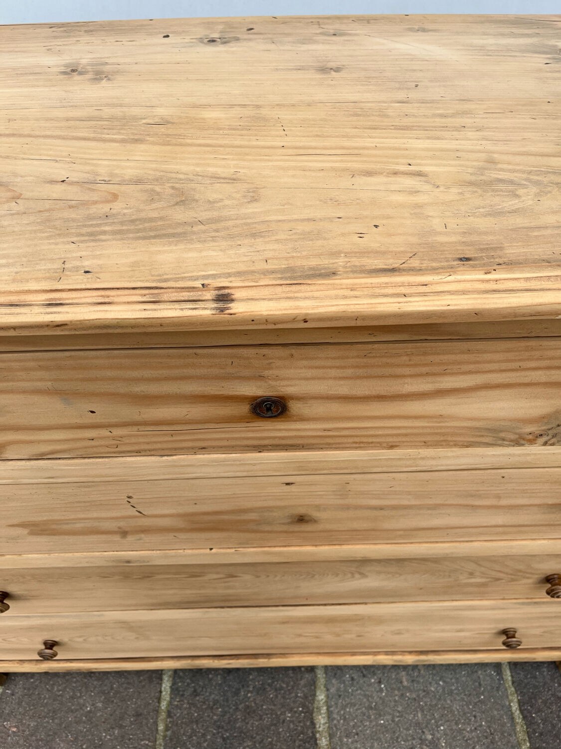 Parisian chest of drawers