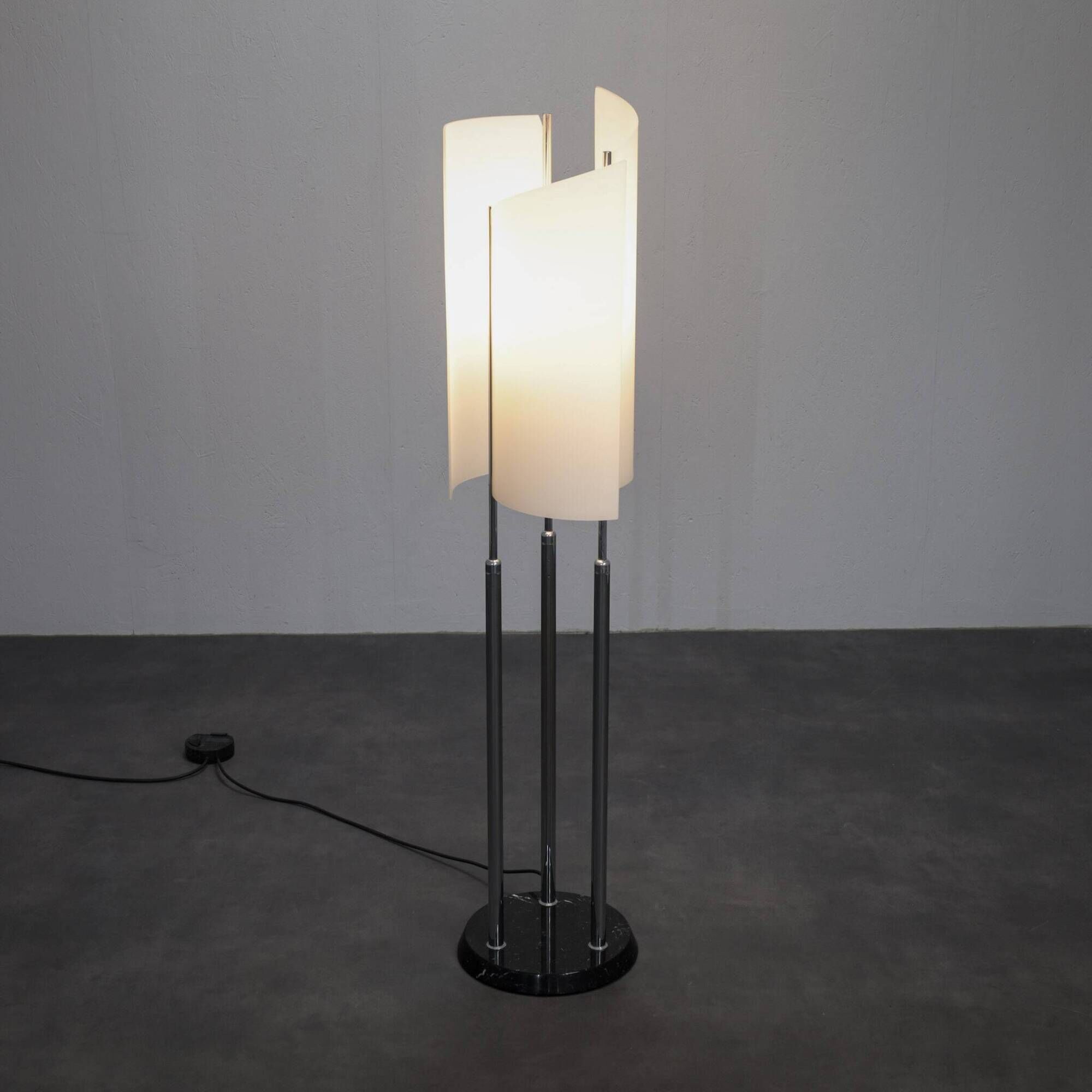 Arianna floor lamp by Bruno Gecchelin for Oluce, Italy, 1970s