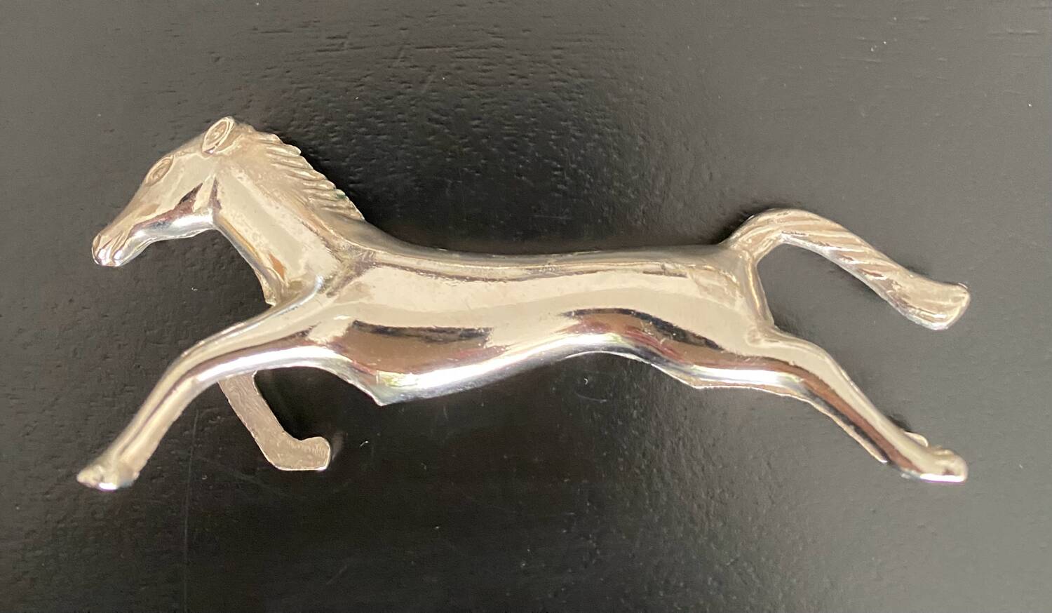 8 various animal knife holders in silver-colored metal