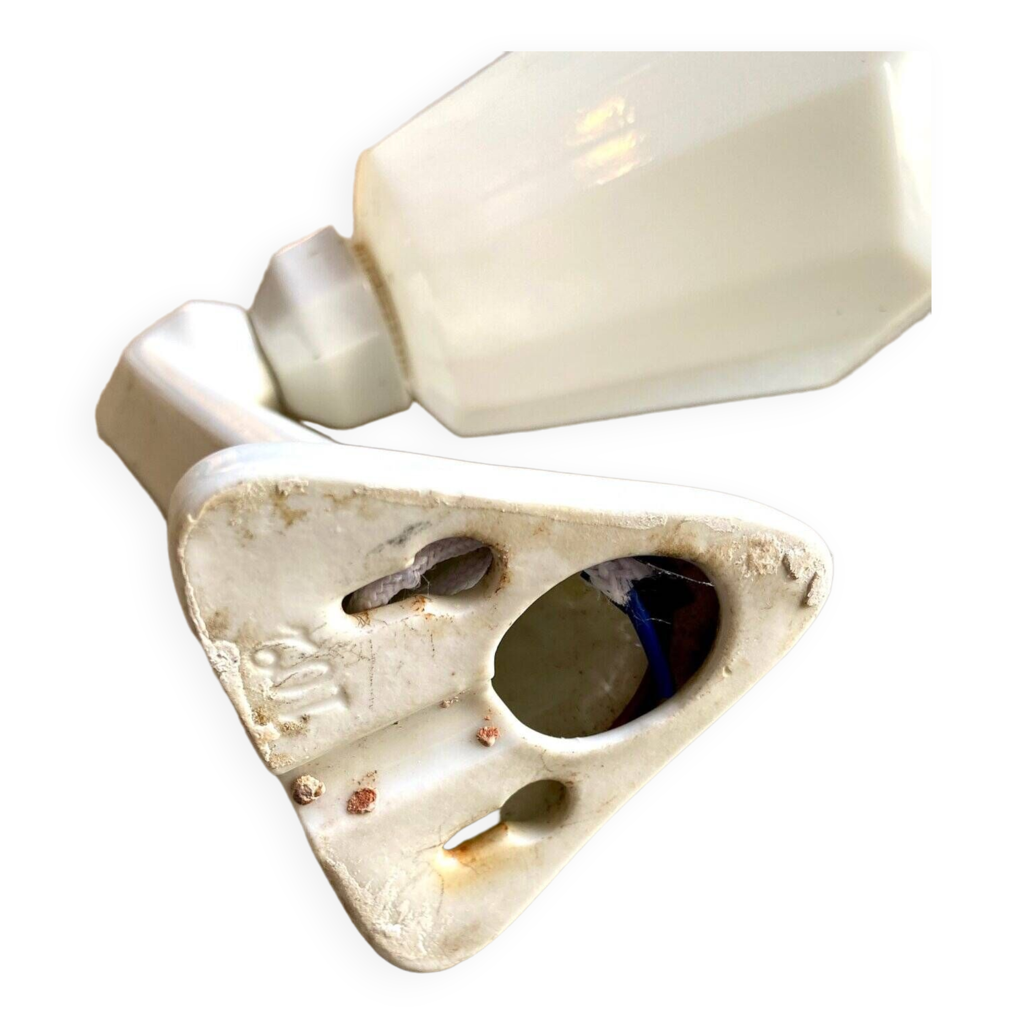 Wall lamp in earthenware and white opaline