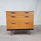 Commode par Stag, conçu par John et Sylvia Reid
