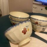 Discover a set of two mini bowls from the famous MARY LOU series.