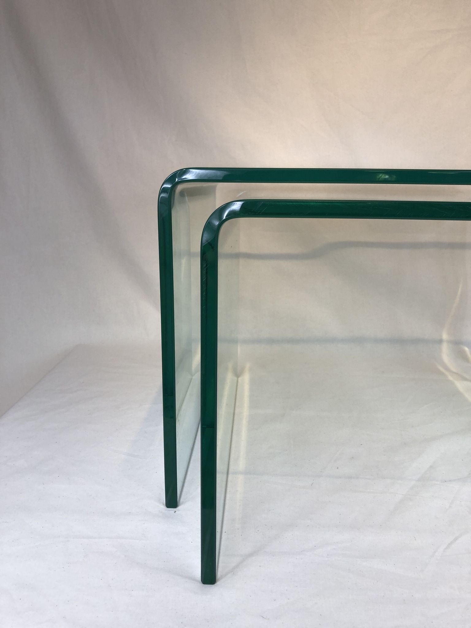 Ensemble 2 tables gigognes en verre 1980