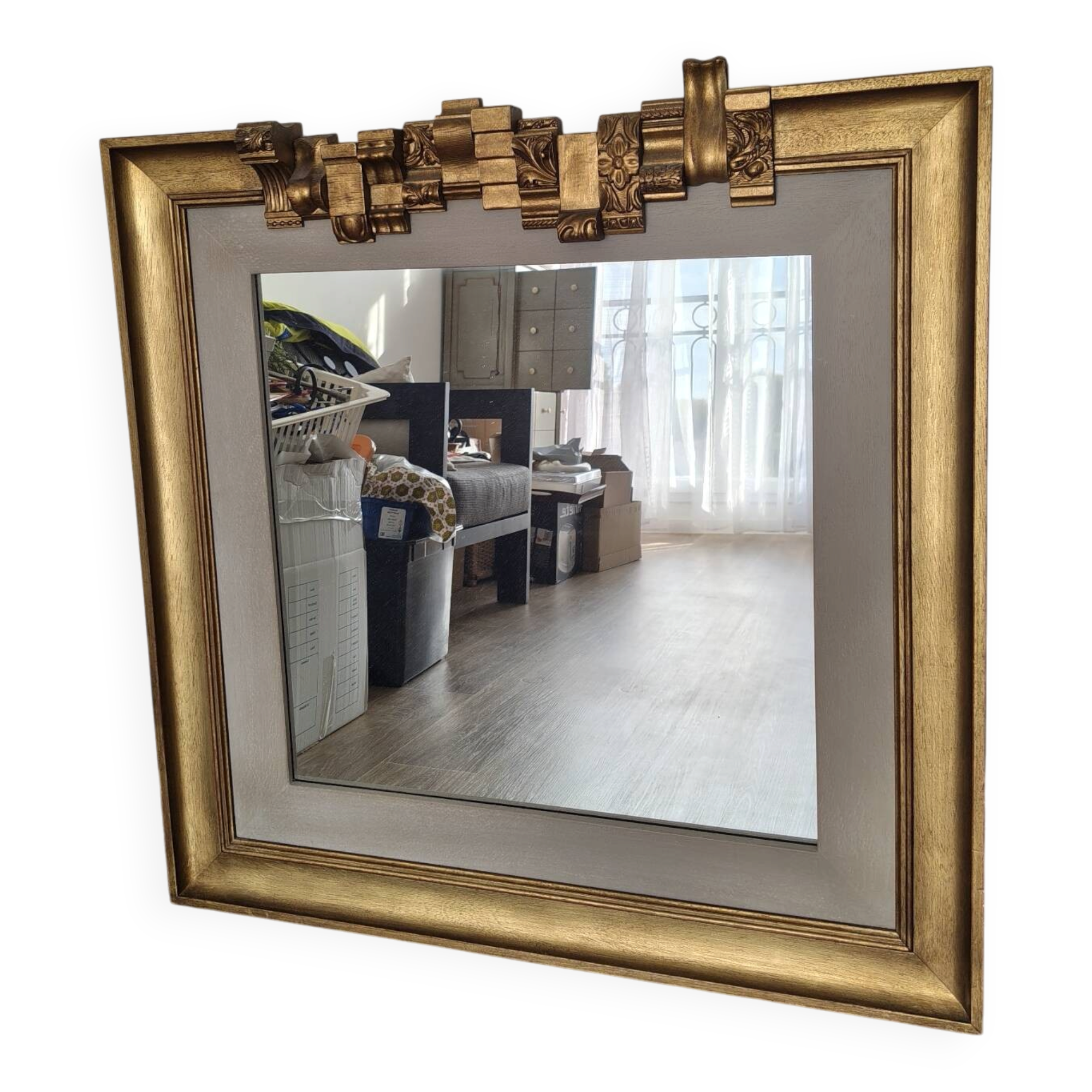 Wall mirror