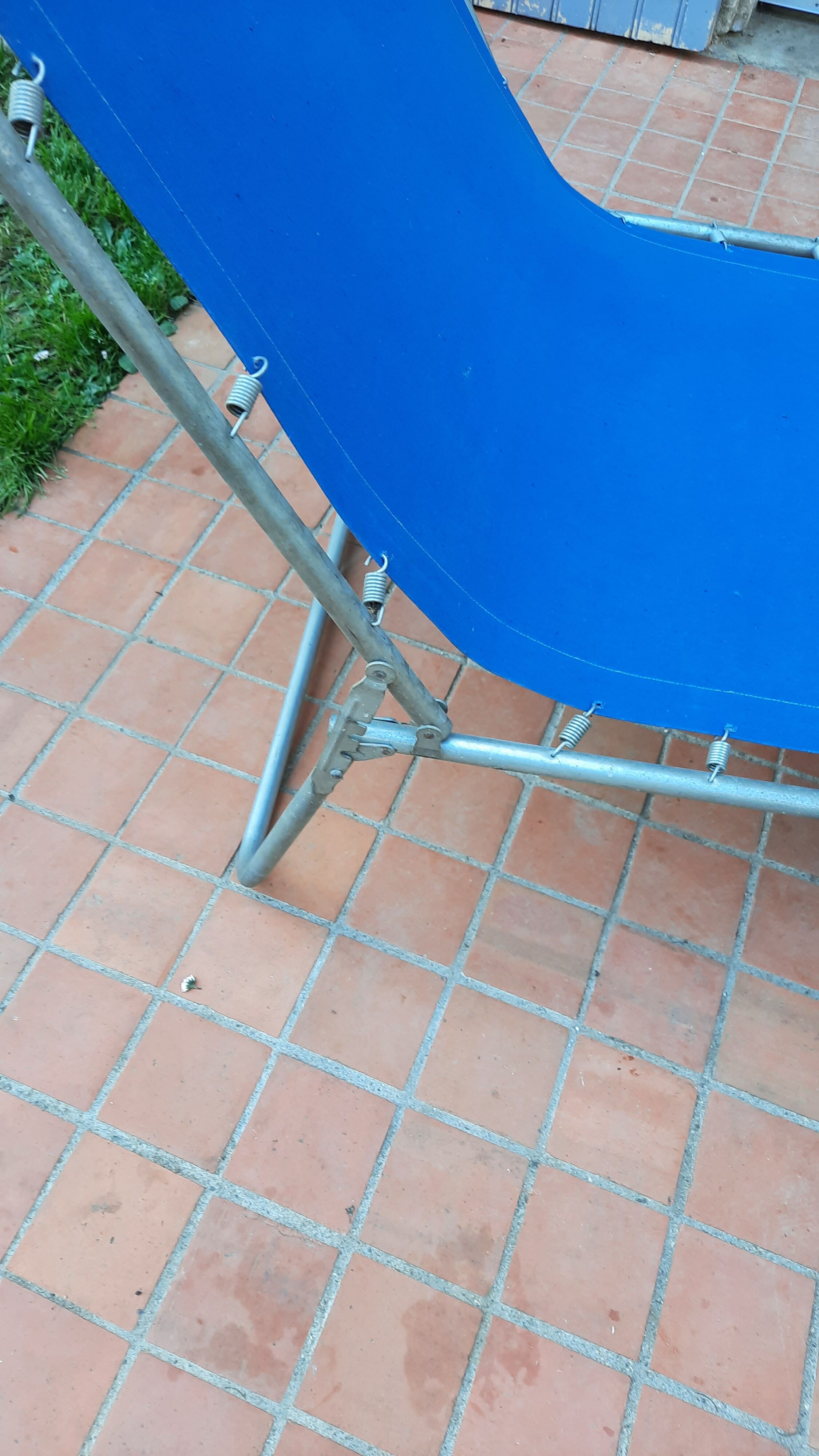 Folding sunbed deckchair