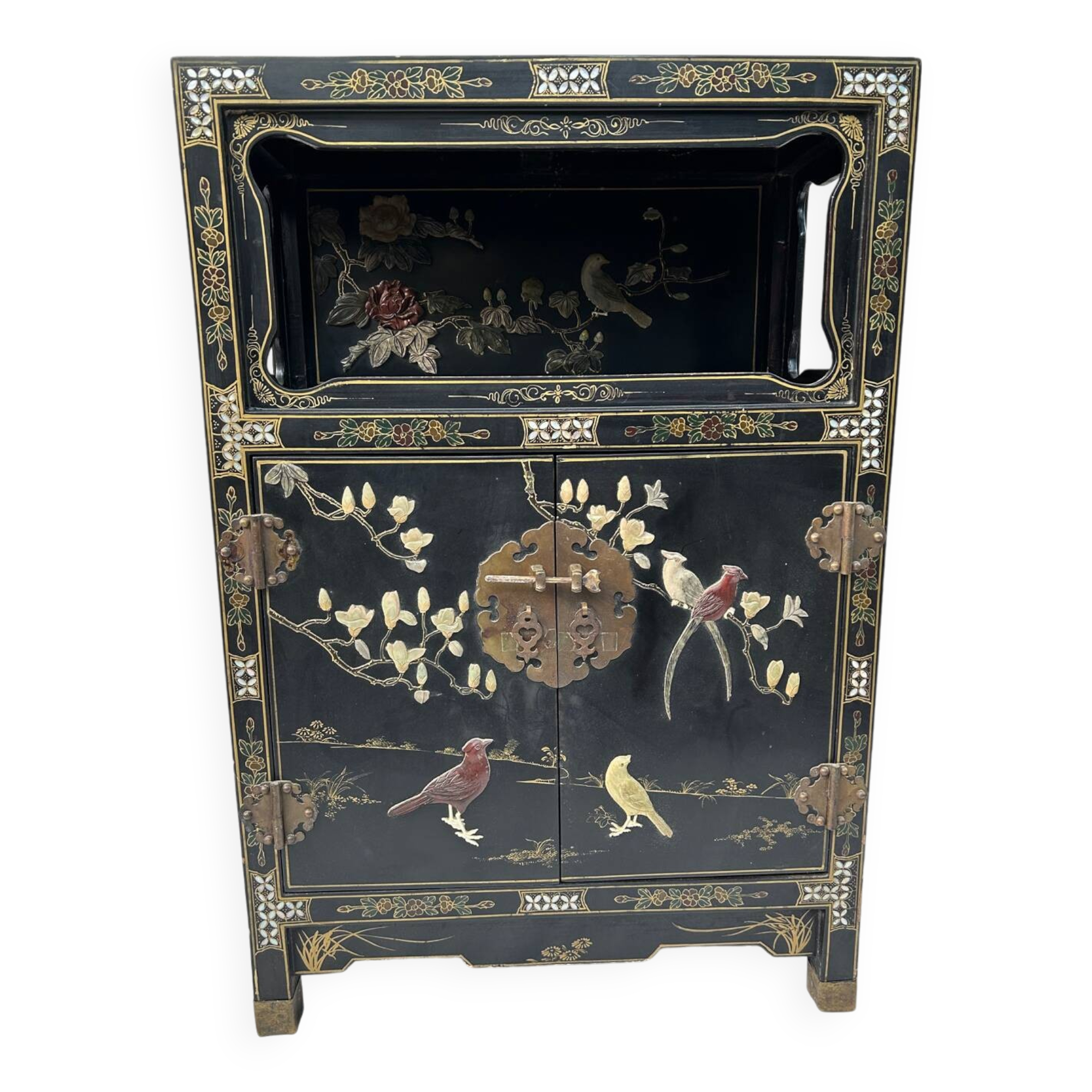Chinese sideboard with gold lacquer and mother-of-pearl inlay. Bird and landscape decor.